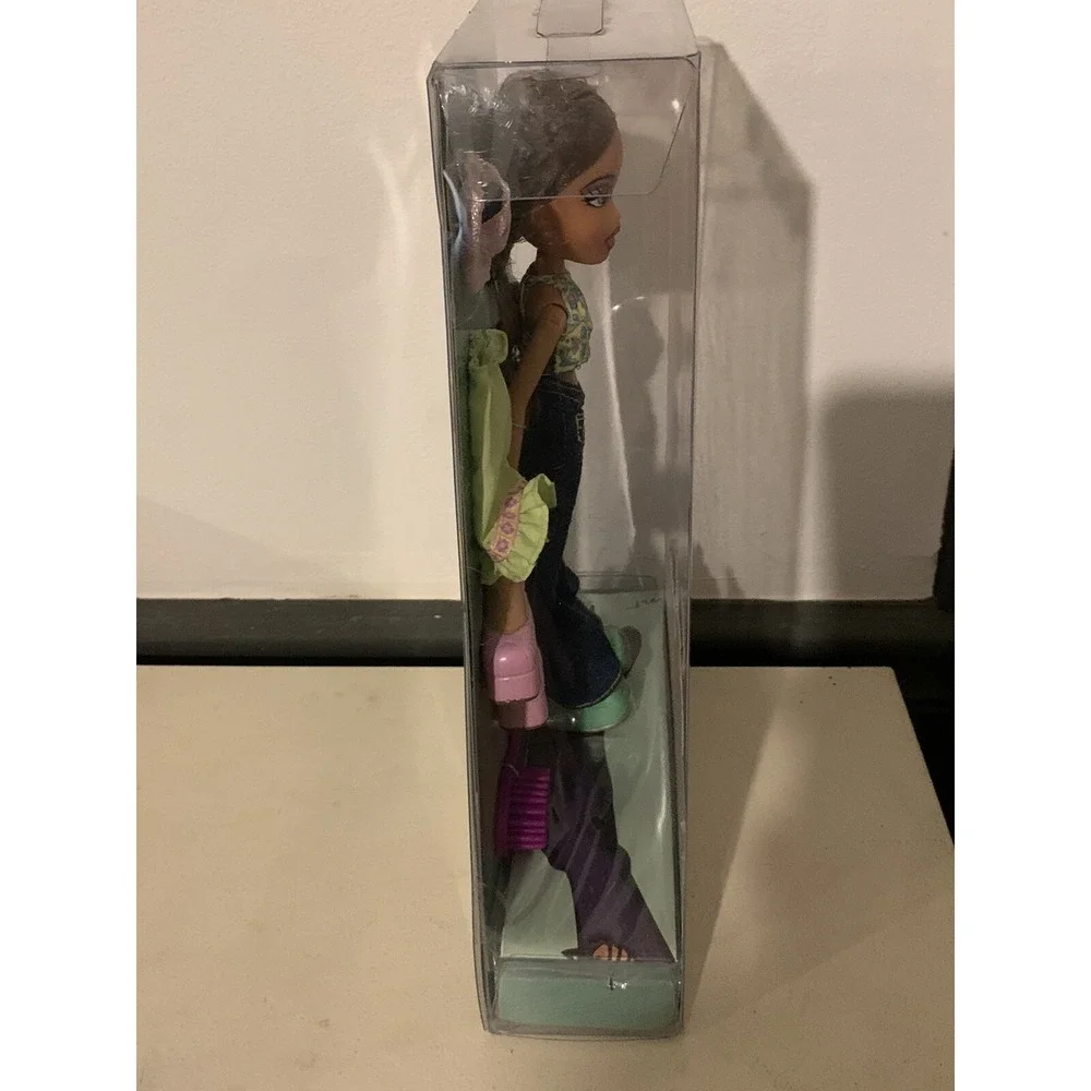 Vintage Bratz Flaunt It Yasmin 2002 Original RARE OUTFIT With Poster NEW